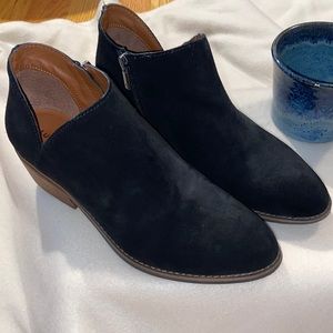 Lucky Brand Black Suede Bootie 9M